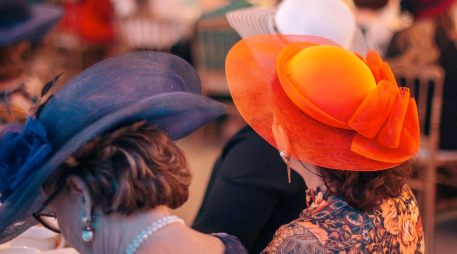 O Significado do Chapéu no Hightea: Tradição e Espiritualidade